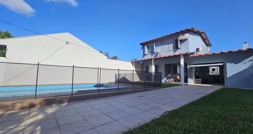 Casa com piscina terreno 10x30 zona sul de porto alegre