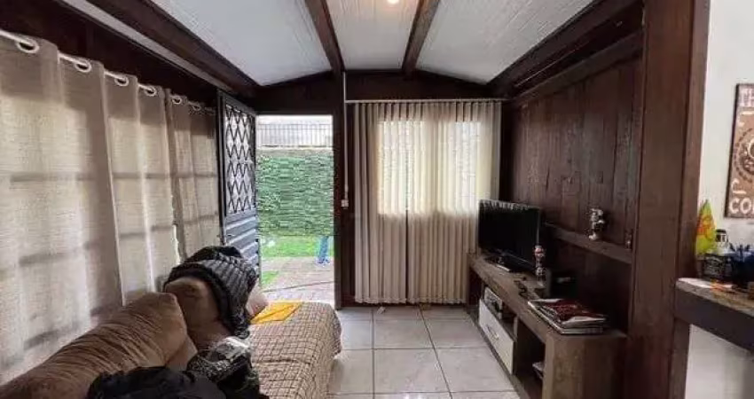 Terreno medindo 11 x 39,66 com 2 casas de alvenaria
