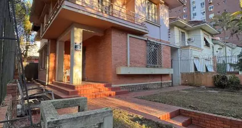 Casa com 3 quartos à venda na Rua Dário Pederneiras, --, Petrópolis, Porto Alegre