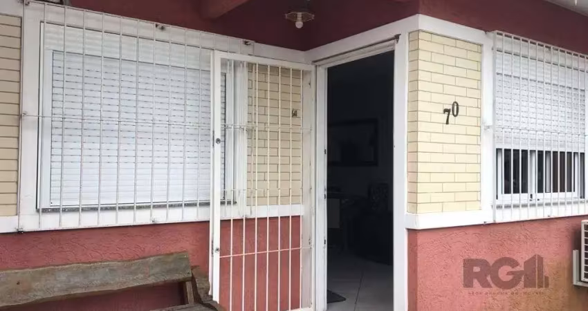Casa com 2 quartos à venda na Rua Newton Silveira Netto, --, Hípica, Porto Alegre