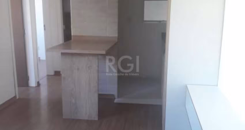 Lindo Apartamento 2 Dormitórios, com móveis sob medida!     &lt;BR&gt;  &lt;BR&gt;Apartamento de 02 dormitórios, Living dois ambientes, Banheiro com box de vidro, área de serviço integrada.&lt;BR&gt;P