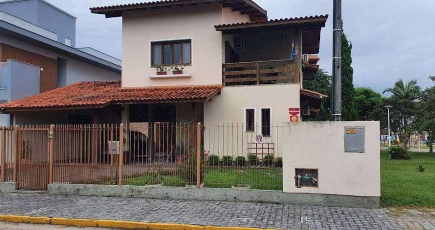 Casa para Venda em Florianópolis, Carianos, 5 dormitórios, 2 suítes, 5 banheiros, 4 vagas