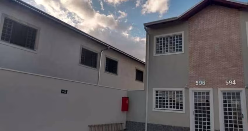 Casa com 2 dormitórios à venda