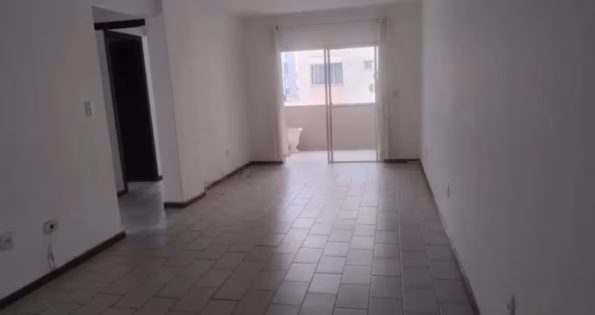Oportunidade, apartamento 2 quartos, sendo um suíte, uma garagem, Centro Balneário Camboriú,SC