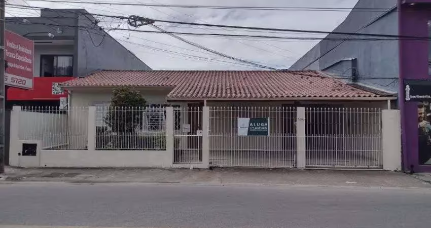 Casa com 3 quartos para alugar na Rua João Grumiche, 1194, Roçado, São José