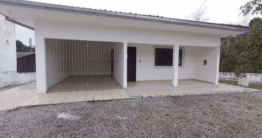 Casa com 3 quartos para alugar na Rua Antônio Jovita Duarte, 6400, Forquilhas, São José
