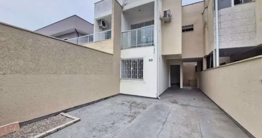 Casa com 2 quartos para alugar na Rua Eritrina, 95, Potecas, São José