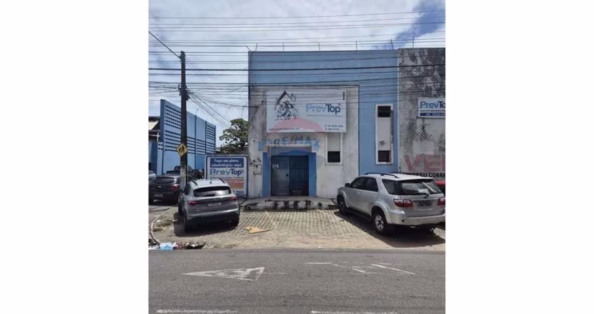 Prédio comercial de esquina no centro de Fortaleza