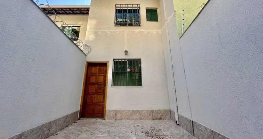 Casa com 2 quartos à venda na Rua dos Expedicionários, 842, Santa Amélia, Belo Horizonte