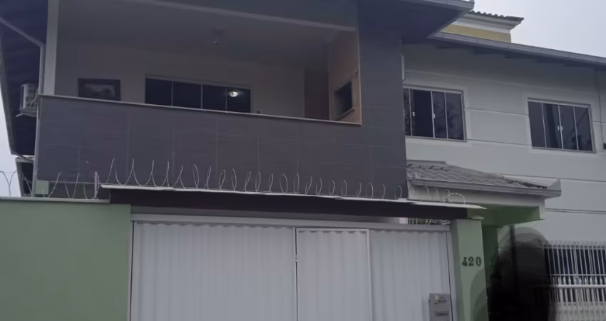 Sobrado 3 dormitórios sendo 1 suíte