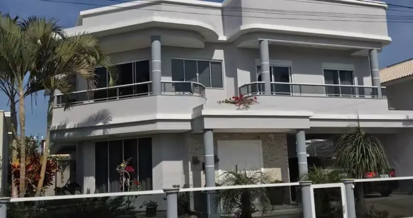 Excelente casa na área nobre dos Ingleses