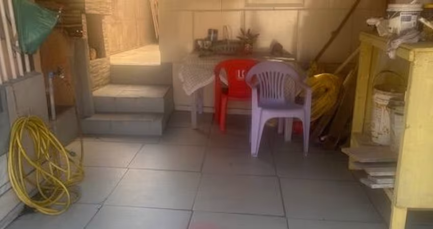 Apartamento piso terreo 2 dormitórios com garagem individual fechada