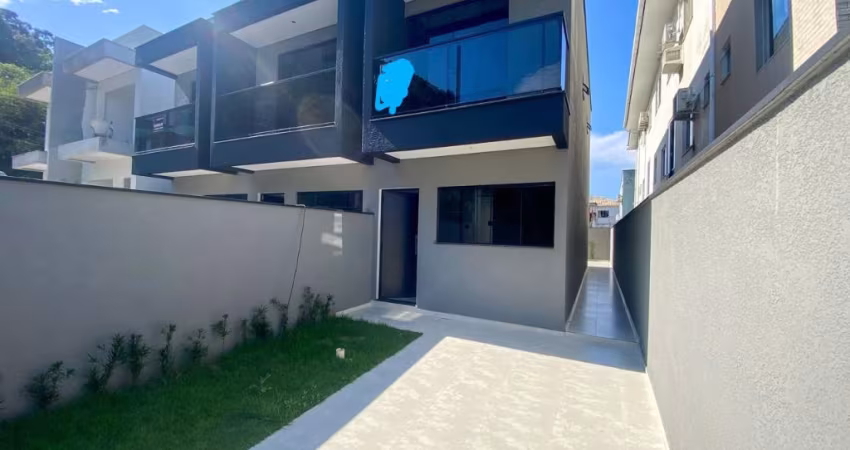 Sobrado pronto para morar 2 suite sendo um  com sacada
