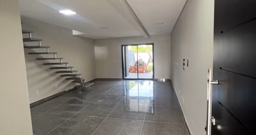 Sobrado 3 dormitórios sendo 1 suíte