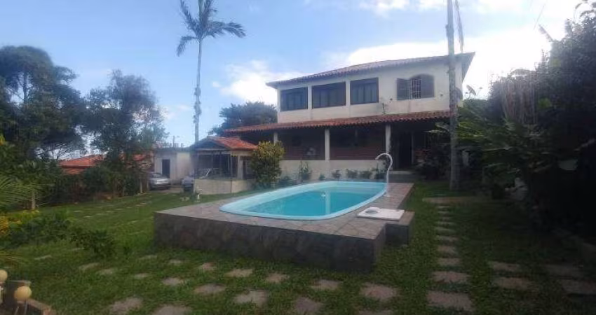 Ampla Casa - 3 Quartos - Piscina e Hidro - Terreno 1.350 M² com RGI