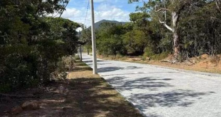 Excelente Terrenos 210m² ao lado da lagoa no Prainha Residence
