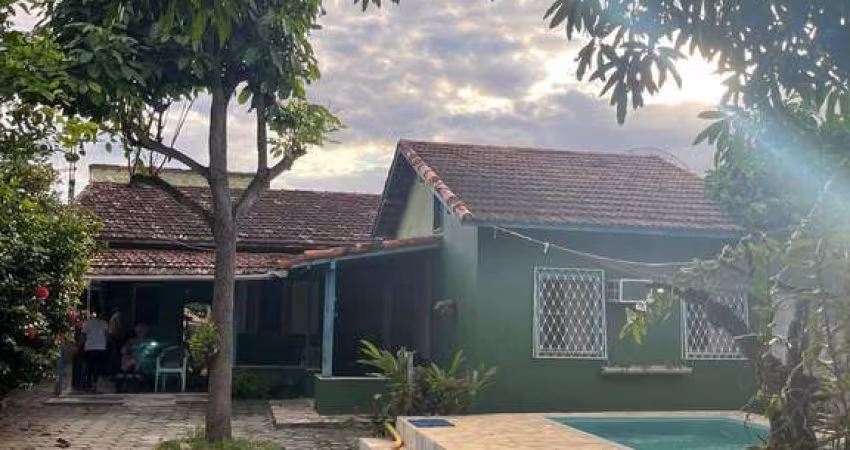 Casa a venda com Otimo quintal e perto da lagoa