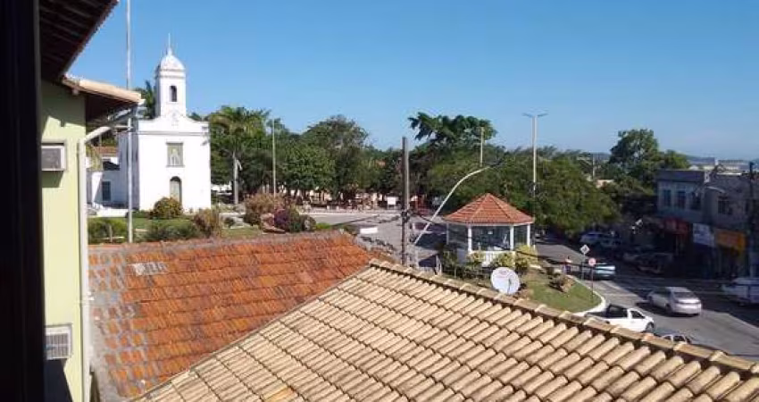 Aconchegante e privilegiado , apartamento de 02 Qtos com  suite no centro.