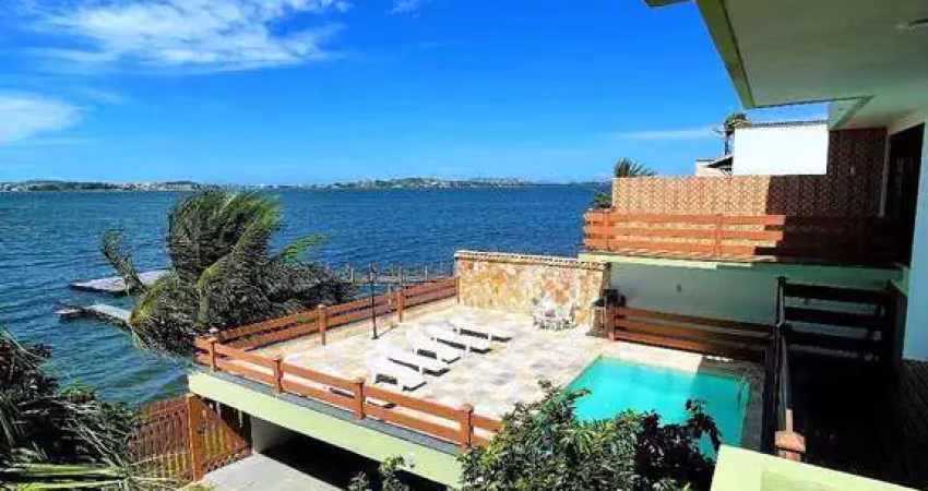 Aluguel pé na areia de casa cinematográfica com 4 quartos ,  piscina e mais