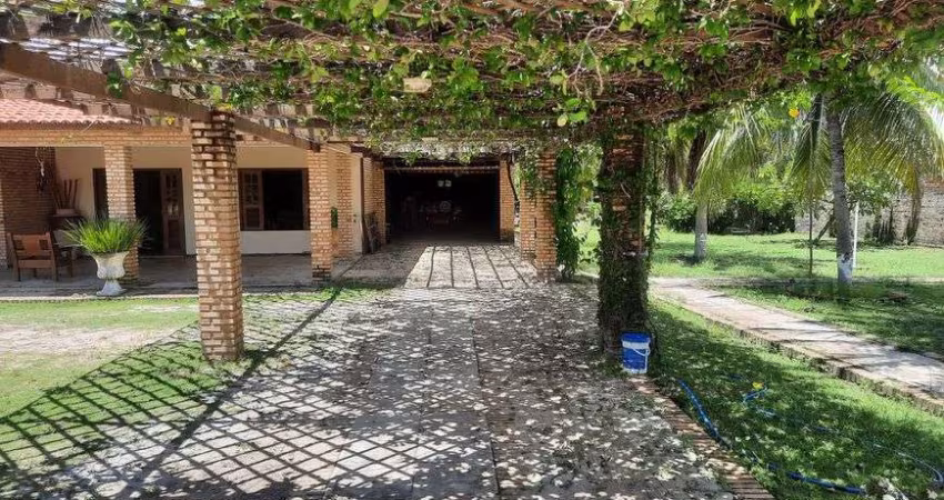 Casa 4 suites 450m² area total 12.500m² no Sitio Leite proximo a praia Morro Branco - Beberibe - CE