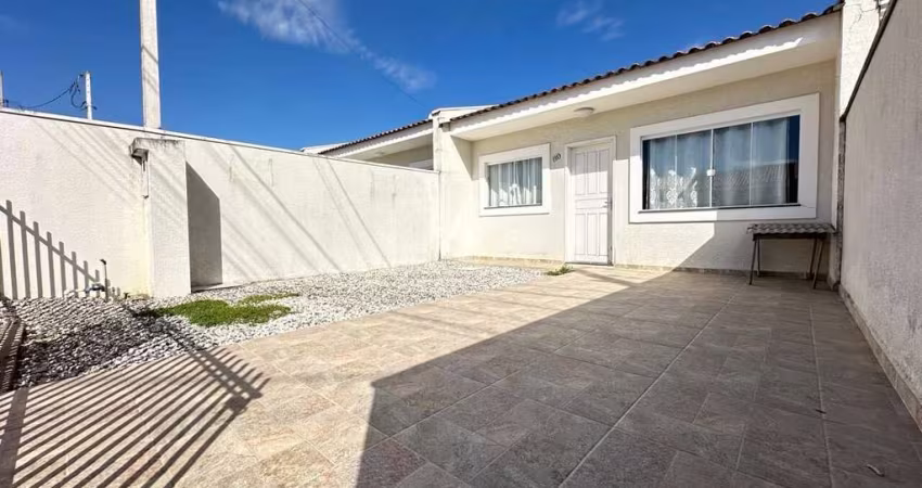 Casa à venda no bairro Quississana - São José dos Pinhais/PR
