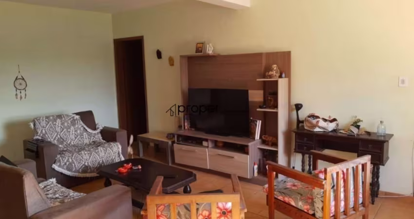 Sobrado com 4 dormitórios à venda, 240 m² por R$ 650.000,00 - Porto - Pelotas/RS