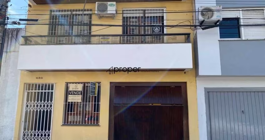 Sobrado de 180m² à venda no centro de Pelotas/RS.