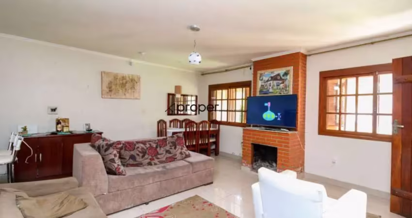 Casa com 3 dormitórios à venda, 212 m² Umuharama - Pelotas/RS