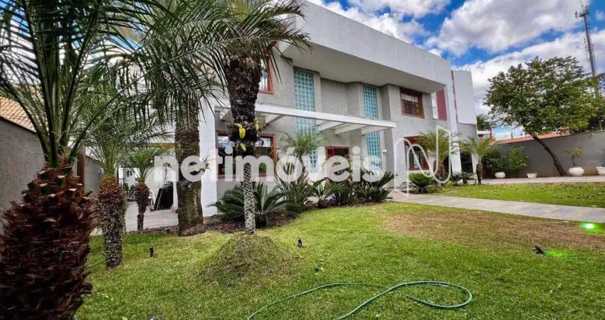 Casa com 4 quartos à venda na Rua Diamantina, Alvorada, Contagem