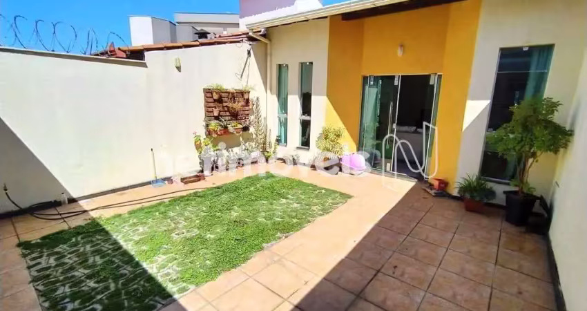 Casa com 3 quartos à venda na Rua Isaías José Diniz, Europa, Contagem