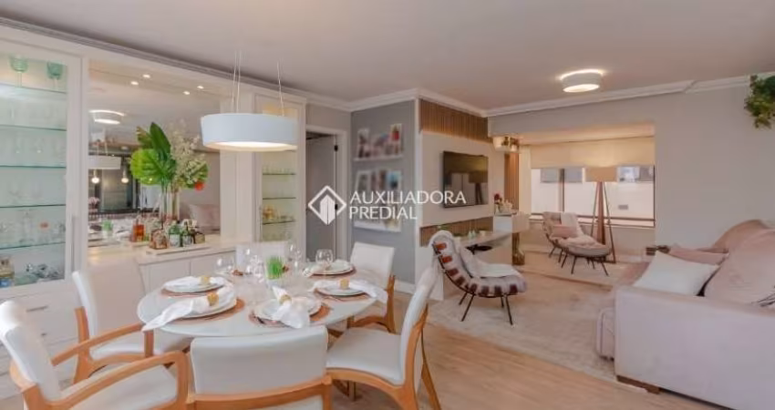 Apartamento com 3 quartos à venda na Rua Sinimbú, 117, Petrópolis, Porto Alegre