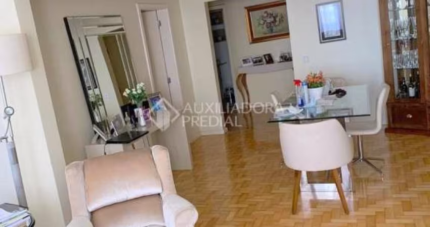 Apartamento com 3 quartos à venda na Rua Duque de Caxias, 910, Centro Histórico, Porto Alegre
