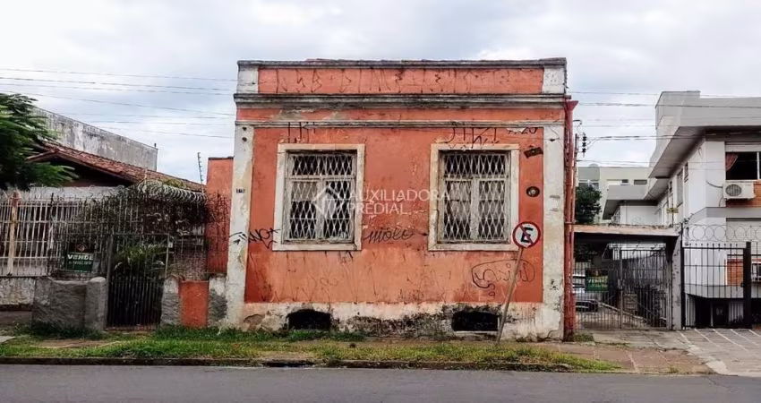 Terreno à venda na Avenida Niterói, 515, Medianeira, Porto Alegre