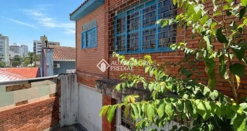 Casa com 4 quartos à venda na Rua Geraldo Souza Moreira, 270, Passo da Areia, Porto Alegre
