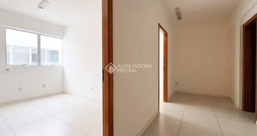 Sala comercial à venda na Rua Felipe Camarão, 736, Rio Branco, Porto Alegre