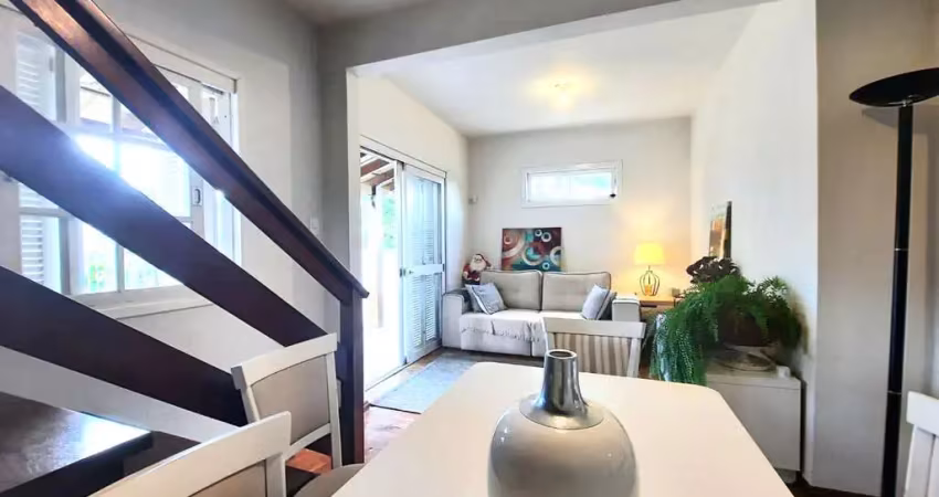 Casa com 3 quartos à venda na Rua Madressilva, 31, Lomba do Pinheiro, Porto Alegre