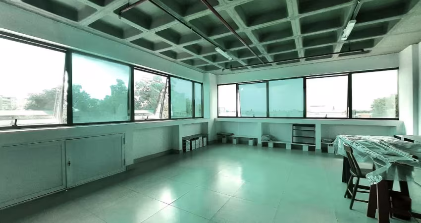 Sala comercial à venda na Rua Santa Catarina, 40, Santa Maria Goretti, Porto Alegre