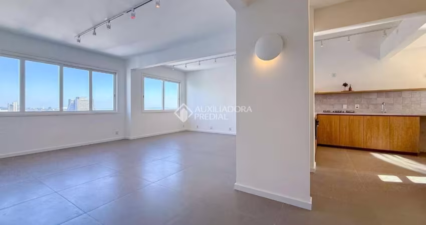 Apartamento com 3 quartos à venda na Rua Duque de Caxias, 1303, Centro Histórico, Porto Alegre