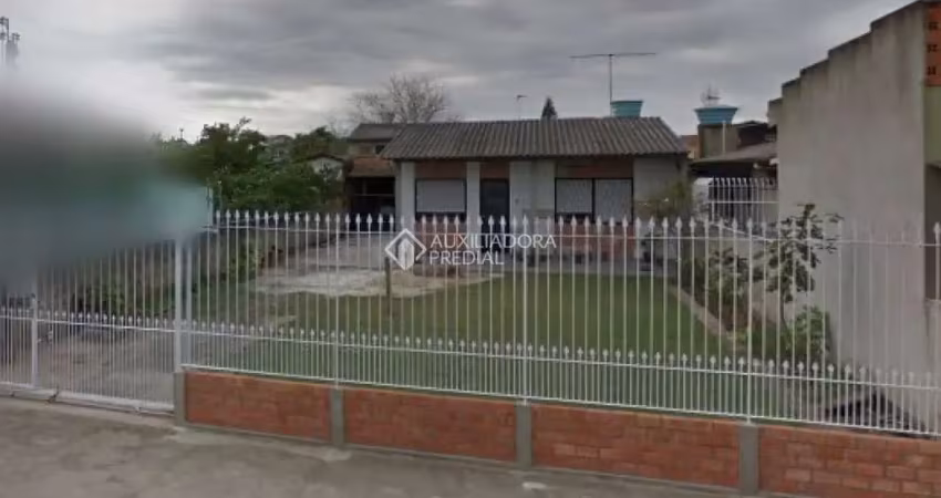Casa com 1 quarto à venda na Rua Tibúrcio de Azevedo, 831, Americana, Alvorada
