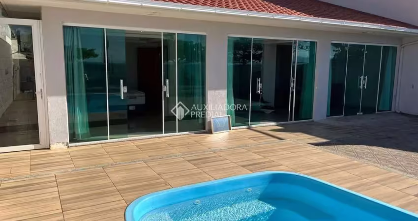 Casa com 4 quartos à venda na Avenida Ari Amâncio da Silveira, 200, Praia de Fora, Palhoça