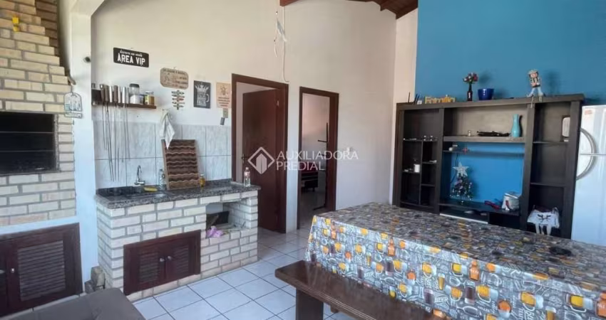 Casa com 3 quartos à venda na Cardida Freitas da Rosa, 446, Praia do Meio, Palhoça