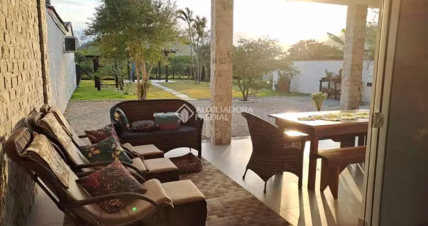 Casa com 2 quartos à venda na Rua Enedino João Martins, 61, Praia do Sonho, Palhoça