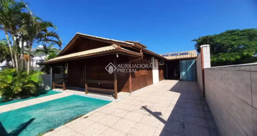 Casa com 2 quartos à venda na Rua Tangará, 165, Enseada de Brito, Palhoça