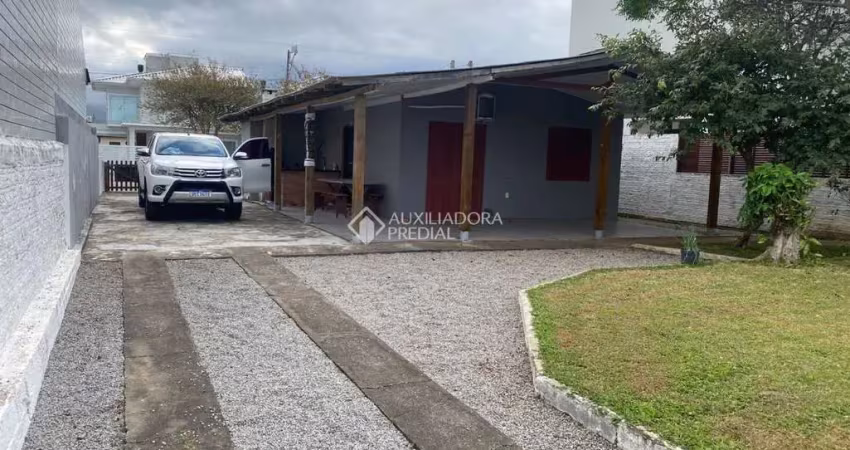 Casa com 3 quartos à venda na das Flores, 97, Pinheira, Palhoça