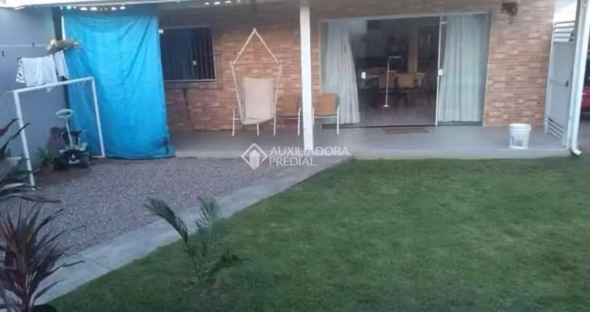 Casa com 2 quartos à venda na MAJOR BARBOSA DA SILVEIRA, 10, Passagem de Maciambú (Ens Brito), Palhoça