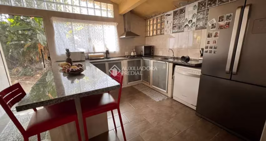 Casa com 4 quartos à venda na Rua Léo Augusto da Silva, 603, Serraria, São José