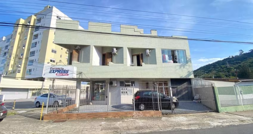 Casa comercial com 3 quartos à venda na Rua João Motta Espezim, 288, Saco dos Limões, Florianópolis