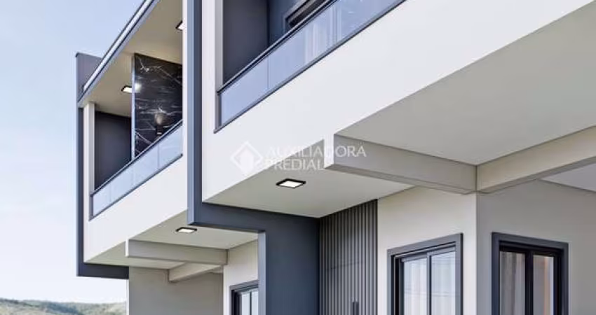 Casa com 3 quartos à venda na Rua Zilma Oliveira da Silva, 11, Sertão do Maruim, São José