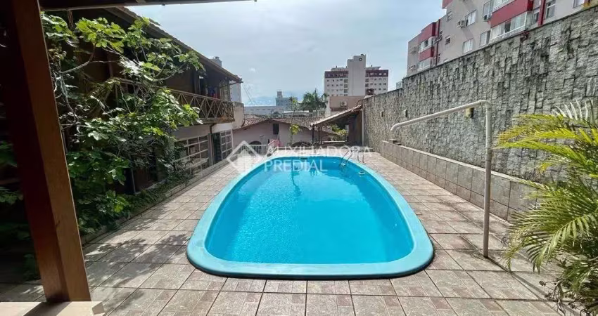 Casa com 4 quartos à venda na Rua Waldemar Ouriques, 300, Capoeiras, Florianópolis
