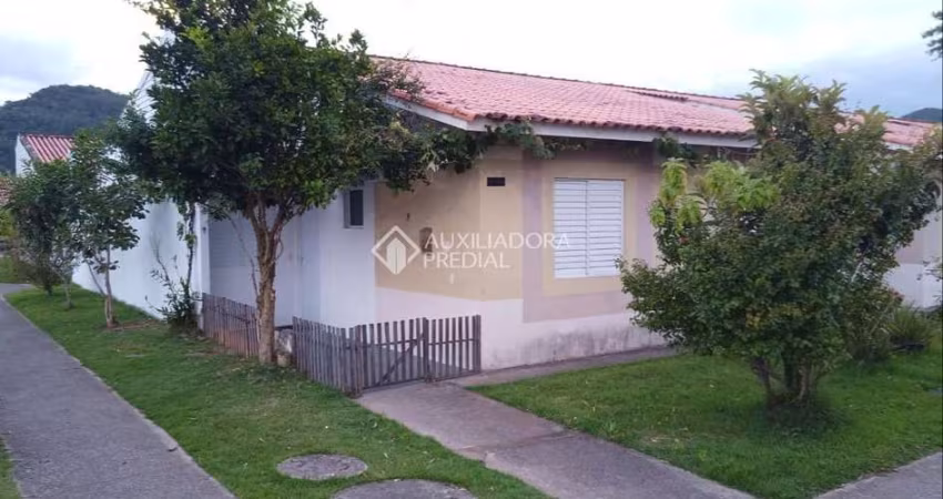 Casa em condomínio fechado com 3 quartos à venda na Avenida Paulo Roberto Vidal, 2490, Bela Vista, Palhoça